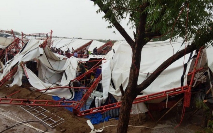 Hindistanda bayram çadırı uçub, 14 nəfər ölüb, 50 nəfər yaralanıb