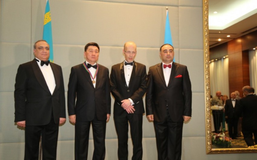 Qazaxıstanlı qubernator Bakı Nobel İrsi Fondunun medalı ilə təltif olunub