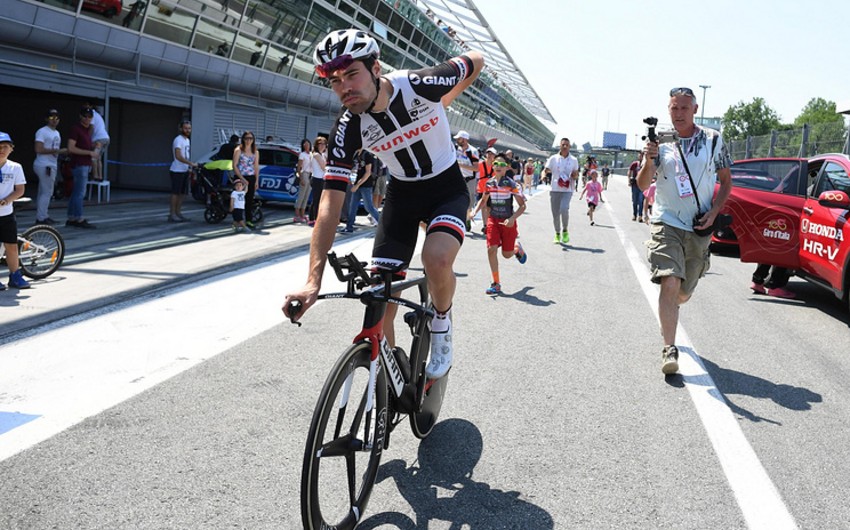 Голландский велогонщик Дюмулен выиграл многодневку Джиро д'Италия