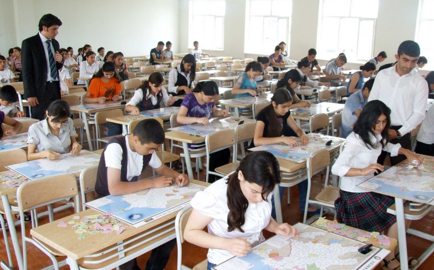В Азербайджане будут внедрены новые правила разработки учебников для перехода на новую 12-летнюю систему образования