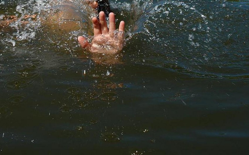 В Сабирабаде трехлетний ребенок утонул в канале